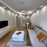 Lux *