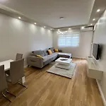 شقة Lux بودغوريتْسا